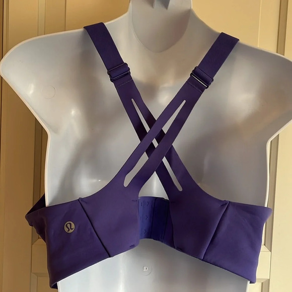 Lululemon  "2022" AirSupport Bra
*High Support, 36 C
 Lavender, Running Aerobics - Picture 9 of 11